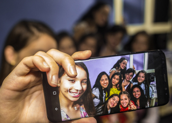 “NÃO CONTA PARA OS MEUS PAIS”