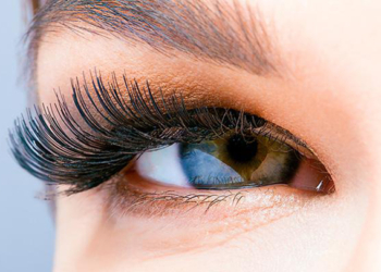 Alongamento de cílios
