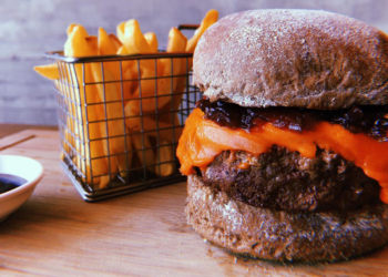 LOCA BURGUER. Loca Como Tu Madre estreia na nova temporada do Mimo Bar