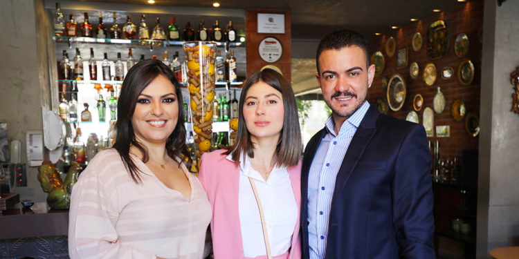 Dra. Lorena Porto Pereira recebe convidados para conhecerem a Dra. Cherie