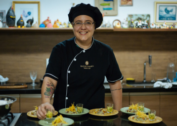 Chef Raquel Amaral assina festival de mini empratados no Loca Como Tu Madre