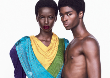 Vogue de agosto estrela três capas com os modelos Anok Yai e Alton Mason e styling de Pedro Sales