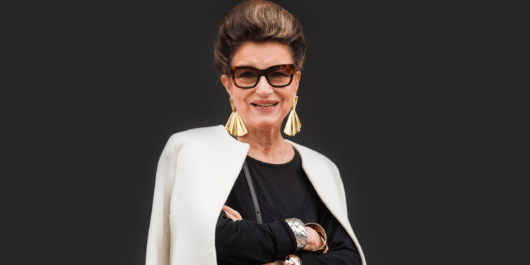 “A elegância do agora”. Costanza Pascolato comemora 80 anos com novo livro