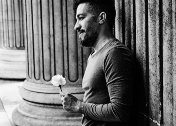 Livro de memórias do ex-deputado Jean Wyllys chega às livrarias em agosto