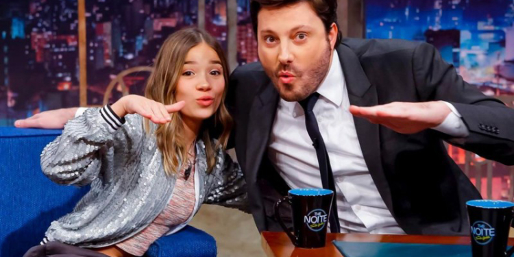 DJ Rivkah participa do programa The Noite no SBT