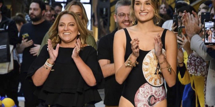 Sasha Meneghel desfila com exclusividade para Água de Coco em São Paulo