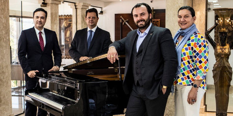 TODDE Advogados reune pianistas em noite célebre para seletos convidados