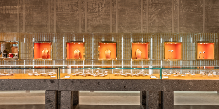 Bvlgari reabre boutique da Champs-Elysées em Paris