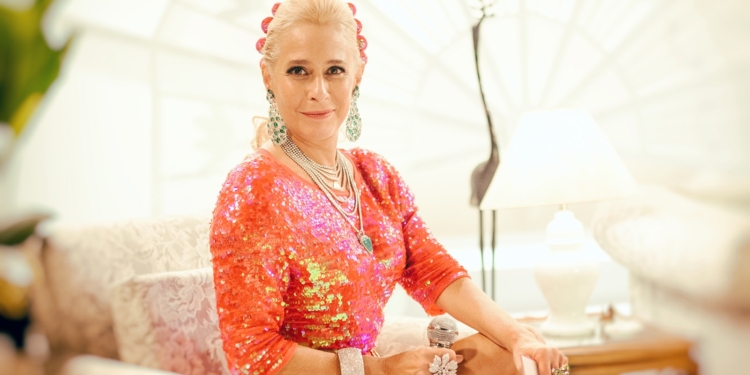 Andréa Beltrão estreia filme nesta quinta-feira que conta a vida de Hebe Camargo