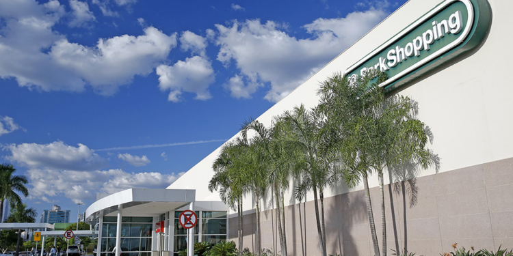 ParkShopping entra na “Semana do Brasil” com ofertas do Lápis Vermelho