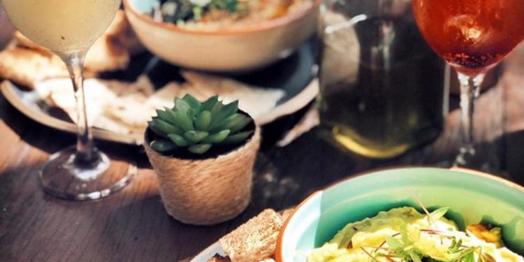 Casa Graviola lança happy hour de segunda a sexta