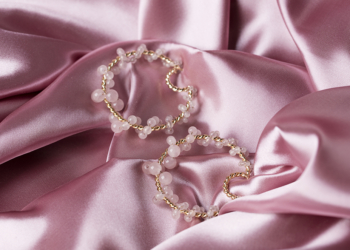 Joalheria LY lança campanha “É sobre dar as mãos” em prol do câncer de mama