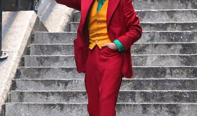 Escada do filme ‘Coringa’ vira ponto turístico em Nova York