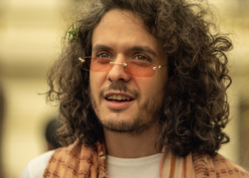 Ator brasiliense protagoniza série da SKOL que está bombando na internet