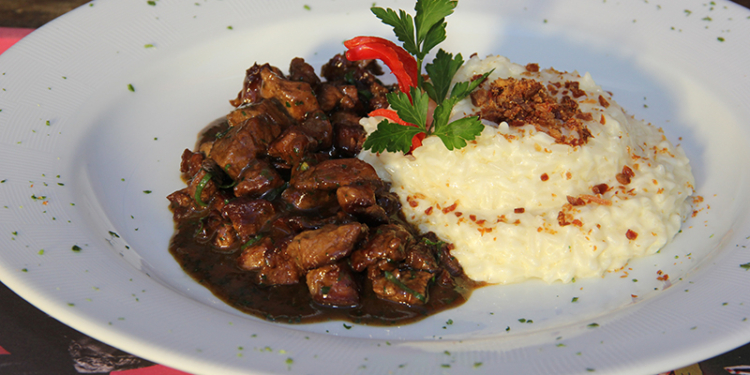 Picadinho de Carne: saiba a origem do prato de gosto popular