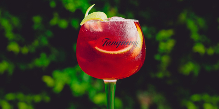 Manzuá apresenta nova carta de drinks para temporada assinada pelo mixologista Elvis Almeida