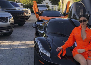Vem ver a coleção de carros milionários de Kylie Jenner