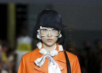 O laranja dominou as passarelas internacionais e promete ser a cor do Verão 2020