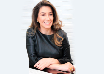 Dermatologista Daniela Rodrigues celebra um ano de sucesso com jantar para convidados