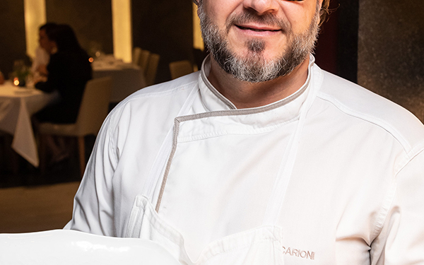 Così Brasília promove jantar harmonizado em quatro etapas assinado pelo chef Renato Carioni