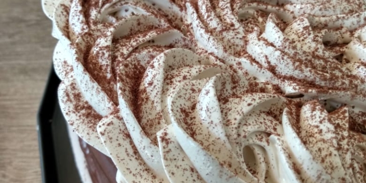 Chef Inaiá Sant’Ana, da Confeitaria Quitutices, promove aula-show gratuita