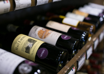 Vinalla oferece serviço de delivery de vinhos e espumantes