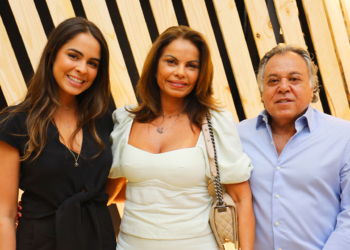 casapark lança Árvore de Natal assinada pelo designer Zanini de Zanine em coquetel para convidados