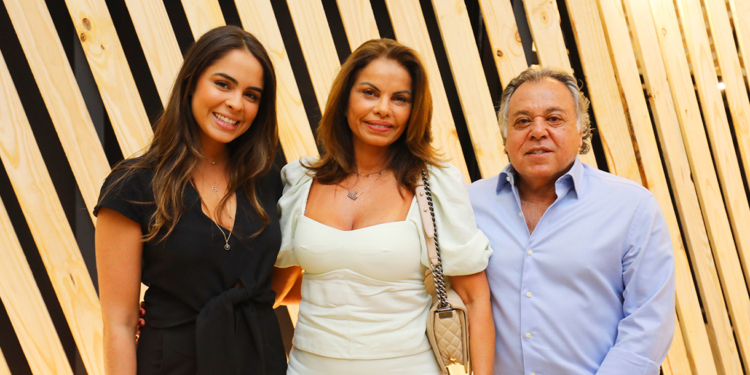 casapark lança Árvore de Natal assinada pelo designer Zanini de Zanine em coquetel para convidados