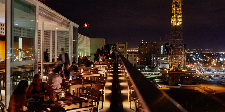 B Hotel celebra chegada do Natal e Ano Novo com menu especial no restaurante Térreo