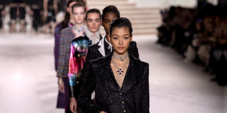 Chanel desfilou primeira Métiers d’Art com Virginie Viard como diretora criativa