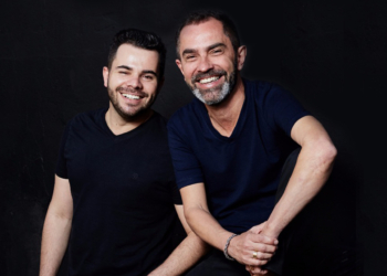 CHÁ BAR: César Serra celebra pré-wedding com Dionathan Santos em Brasília