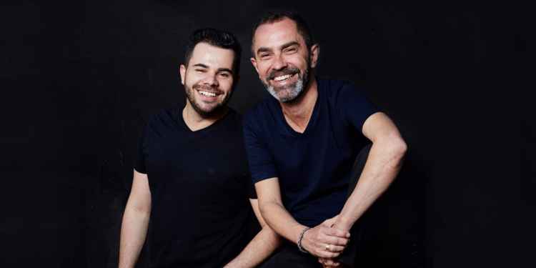 CHÁ BAR: César Serra celebra pré-wedding com Dionathan Santos em Brasília