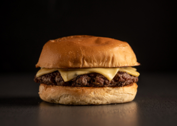 Bullguer promove última edição do Cheeseburguer Day do ano