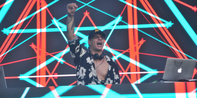 Vintage Culture anima o segundo dia do Réveillon Let´s Pipa no litoral sul Potiguar