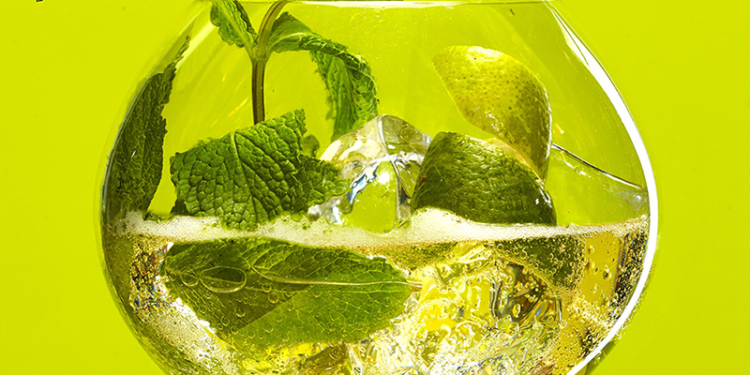 Veuve Clicquot lança três novos drinks clássicos para o verão