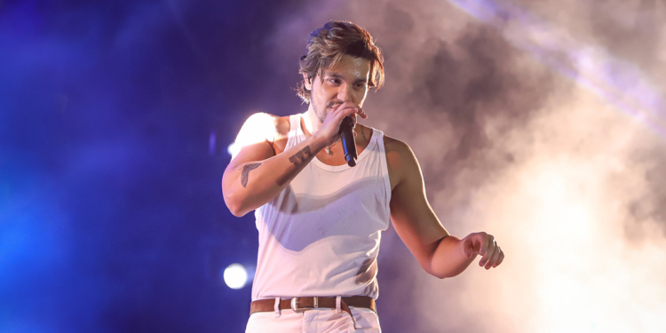 Brasília virou 2020 com show de Luan Santana na Esplanada dos Ministérios