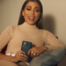 Anitta vira terapeuta em paródia na nova campanha da Claro