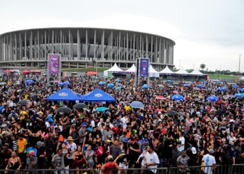 Carnaval de Brasília atrai turistas de blocos de rua com valores acessíveis para hospedagens