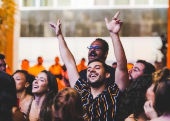 Bloco Teteretê faz esquenta para o carnaval no Canteiro Central