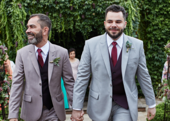 César Serra e Dionathan Santos se casam ladeados de parreiras na Serra Gaúcha