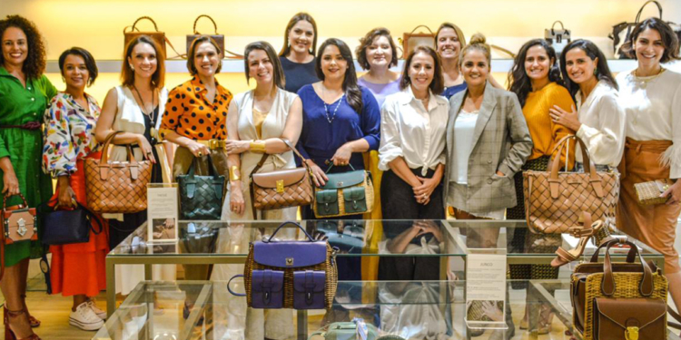 Confraria recebe consultores de imagem de associação internacional