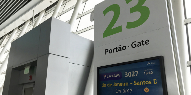 Aeroporto de Brasília inova no design dos painéis informativos de voos