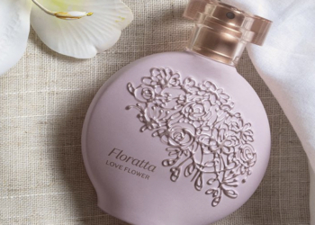 Floratta Love Flower, nova fragrância de O Boticário, traz um toque amadeirado para o clássico floral