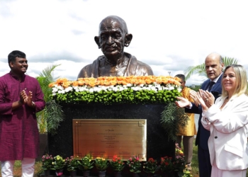 Brasília ganha busto em homenagem a Mahatma Gandhi