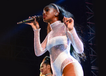 Iza e Alok animaram o Réveillon John John Rocks em Jericoacoara