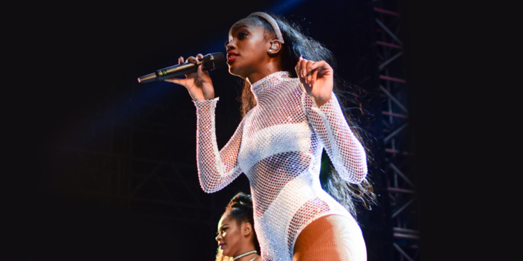 Iza e Alok animaram o Réveillon John John Rocks em Jericoacoara