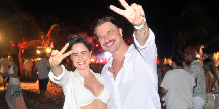 Show da Banda Eva e presença de celebridades marcaram o Réveillon de Pipa