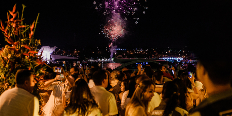 Pontão celebra a chegada de 2020 com o tema “Eu quero +” e a tradicional queima de fogos