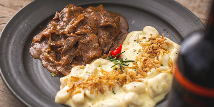 Pernil de Cordeiro assado continua como destaque no Nikkei Brasília