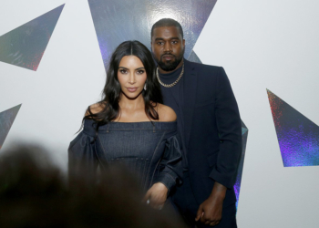 Kanye West presenteia Kim Kardashian com joia personalizada Cartier